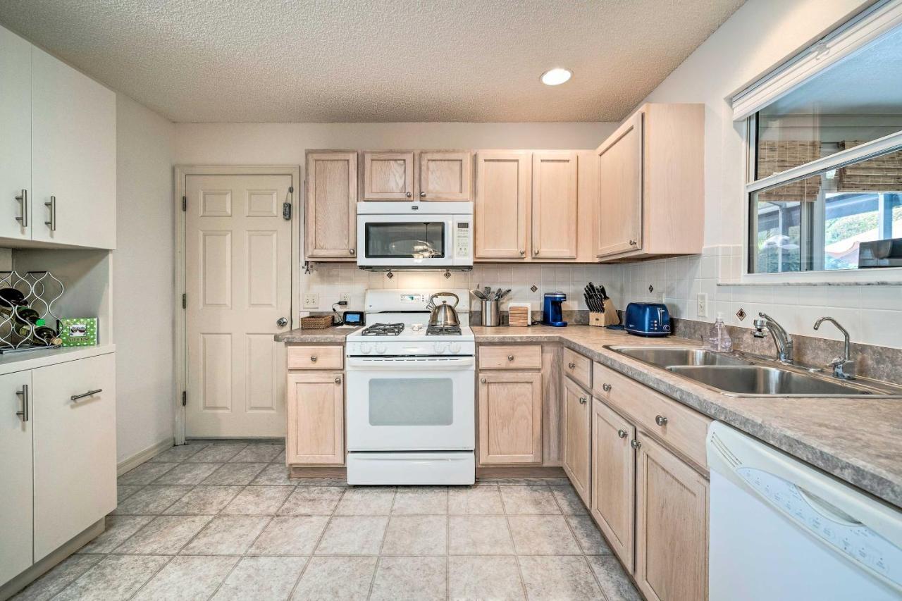 Home In The Villages With Lanai And Private Hot Tub! Экстерьер фото